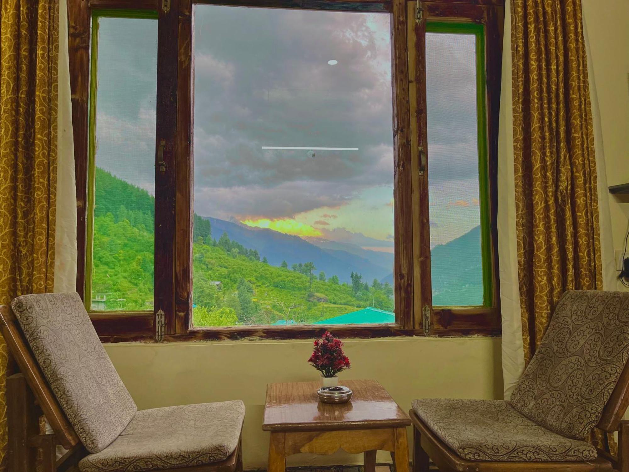 The Kempty Osasis - A Boutique Resort With Scenic Mountain View In Мусори Екстериор снимка
