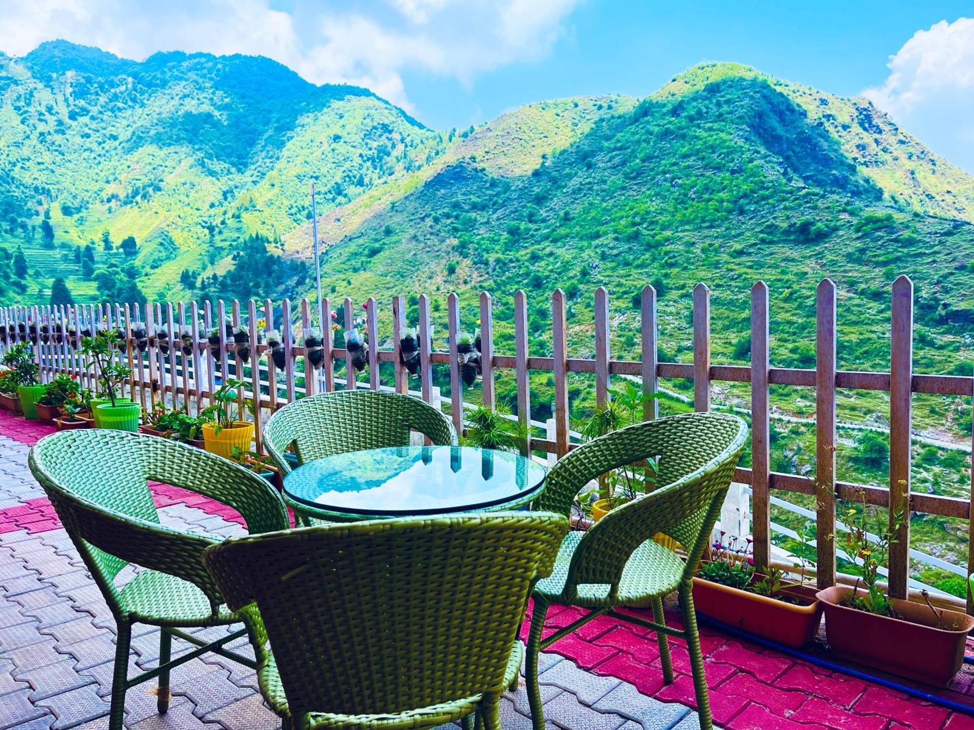 The Kempty Osasis - A Boutique Resort With Scenic Mountain View In Мусори Екстериор снимка